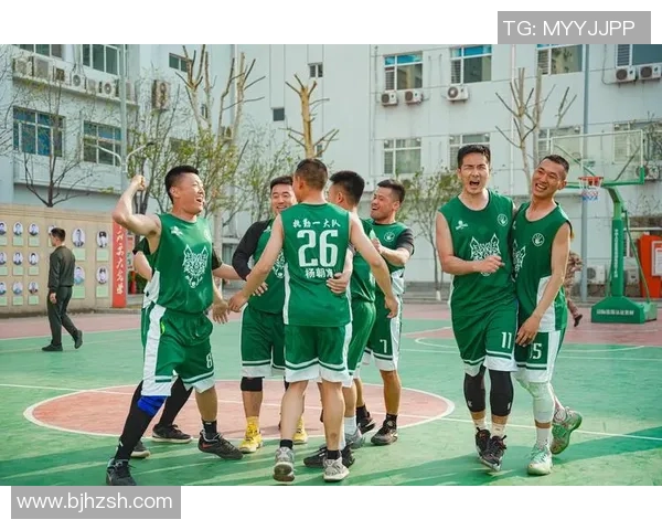 浙江广厦篮球队精彩瞬间集锦展现团队风采与拼搏精神 浙江广厦篮球队精彩瞬间集锦展现团队风采与拼搏精神